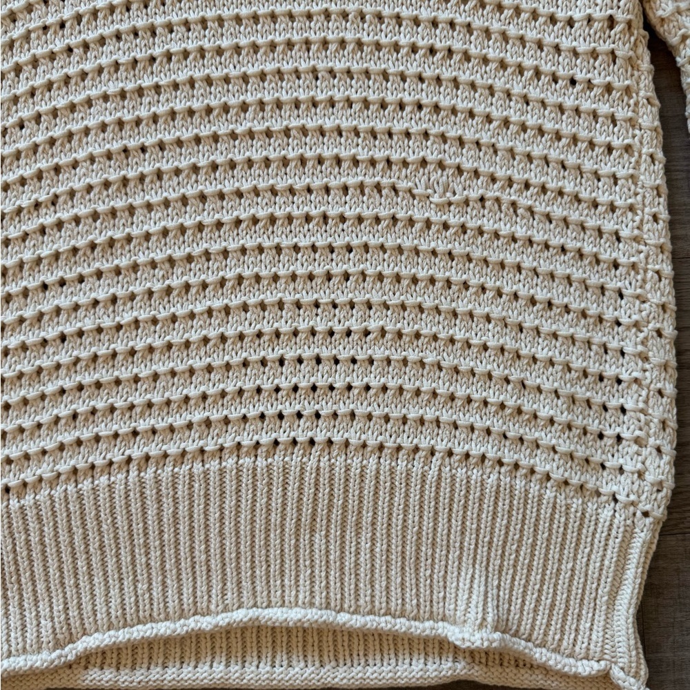 NWT Vineyard Vines Cream Hole Beach Martha’s Vineyard Inspired Sweater Size S - Picture 5 of 7